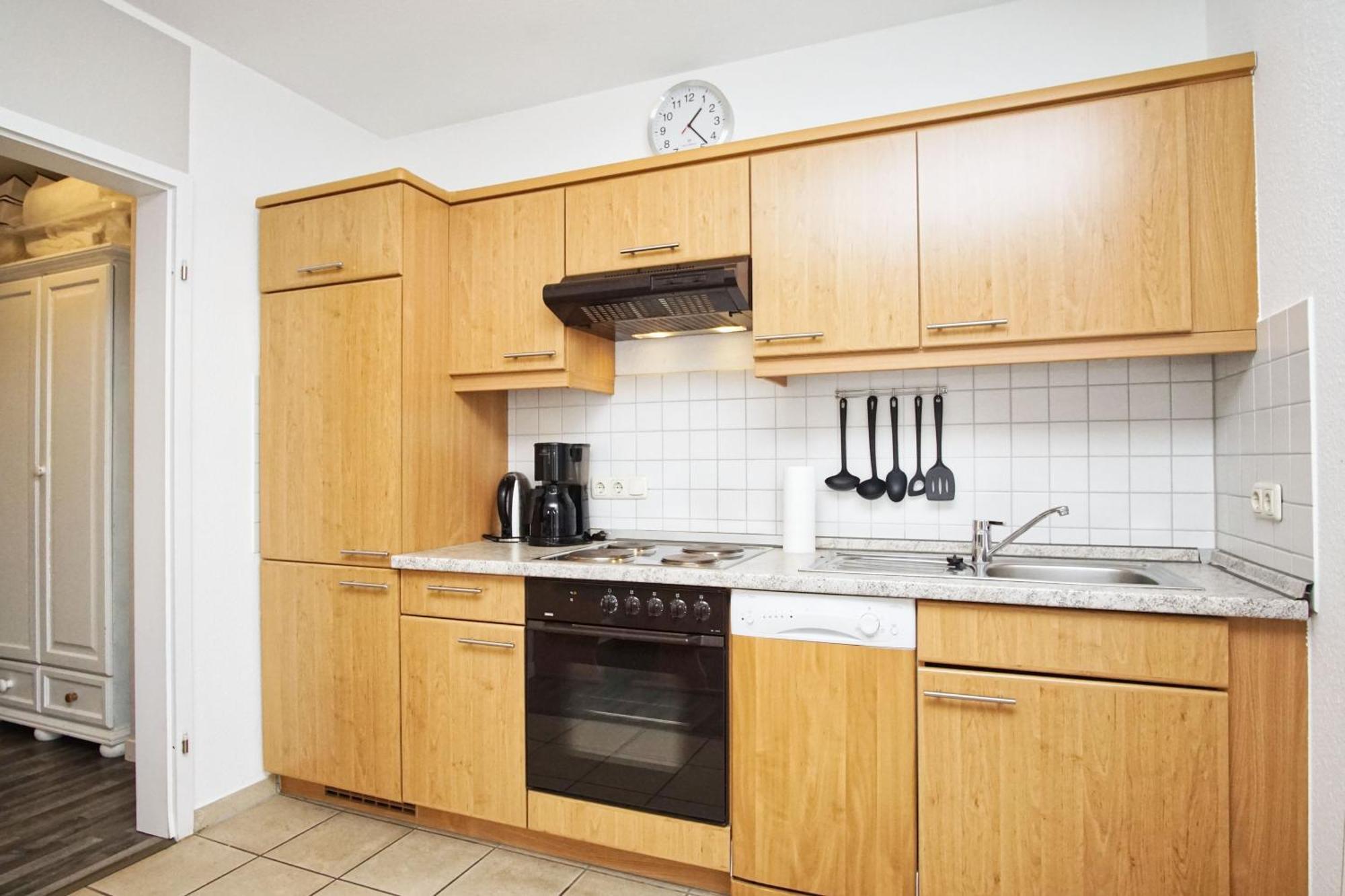 Zentrale Fewo Mit Balkon, Gratis Nutzung Vom Ahoi Erlebnisbad Und Sauna In Sellin - Villa Buskam Fewo 27 Goehren  Exterior foto