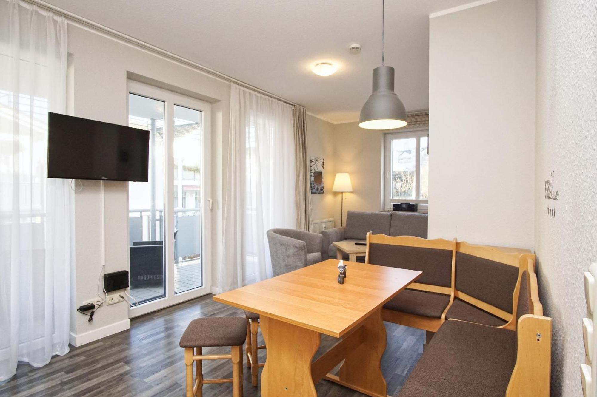 Zentrale Fewo Mit Balkon, Gratis Nutzung Vom Ahoi Erlebnisbad Und Sauna In Sellin - Villa Buskam Fewo 27 Goehren  Exterior foto